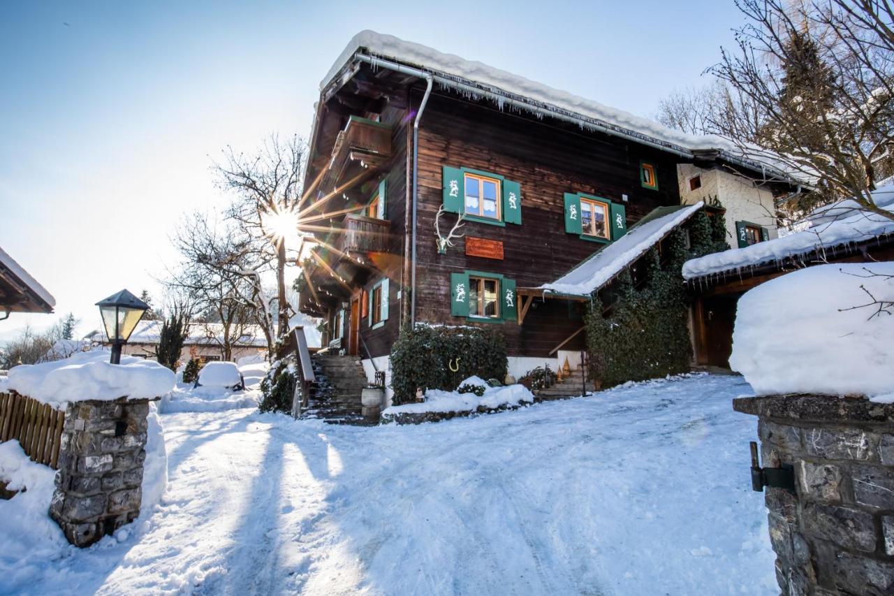 Haus Weidmannsheil - Wohnen Im Romantischen Forsthaus Werfen Exterior foto