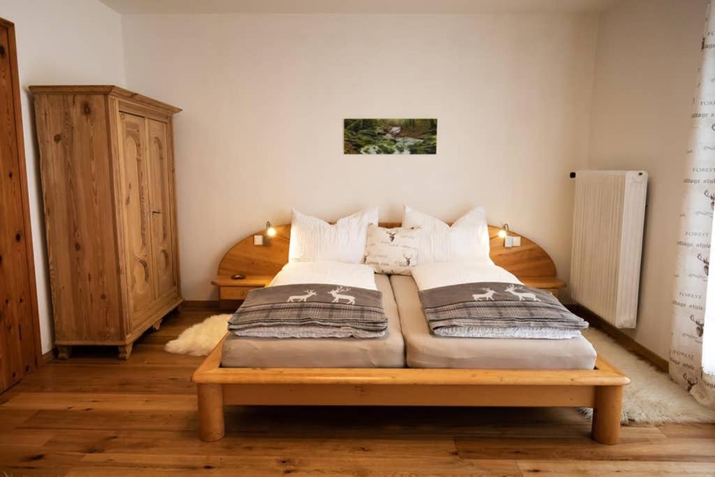 Haus Weidmannsheil - Wohnen Im Romantischen Forsthaus Werfen Exterior foto